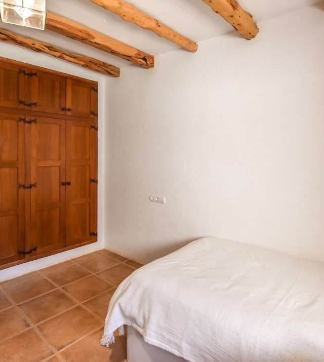 Resa Estate finc for sale Ibiza santa gertrudis te koop spanje bedroom 2.jpg